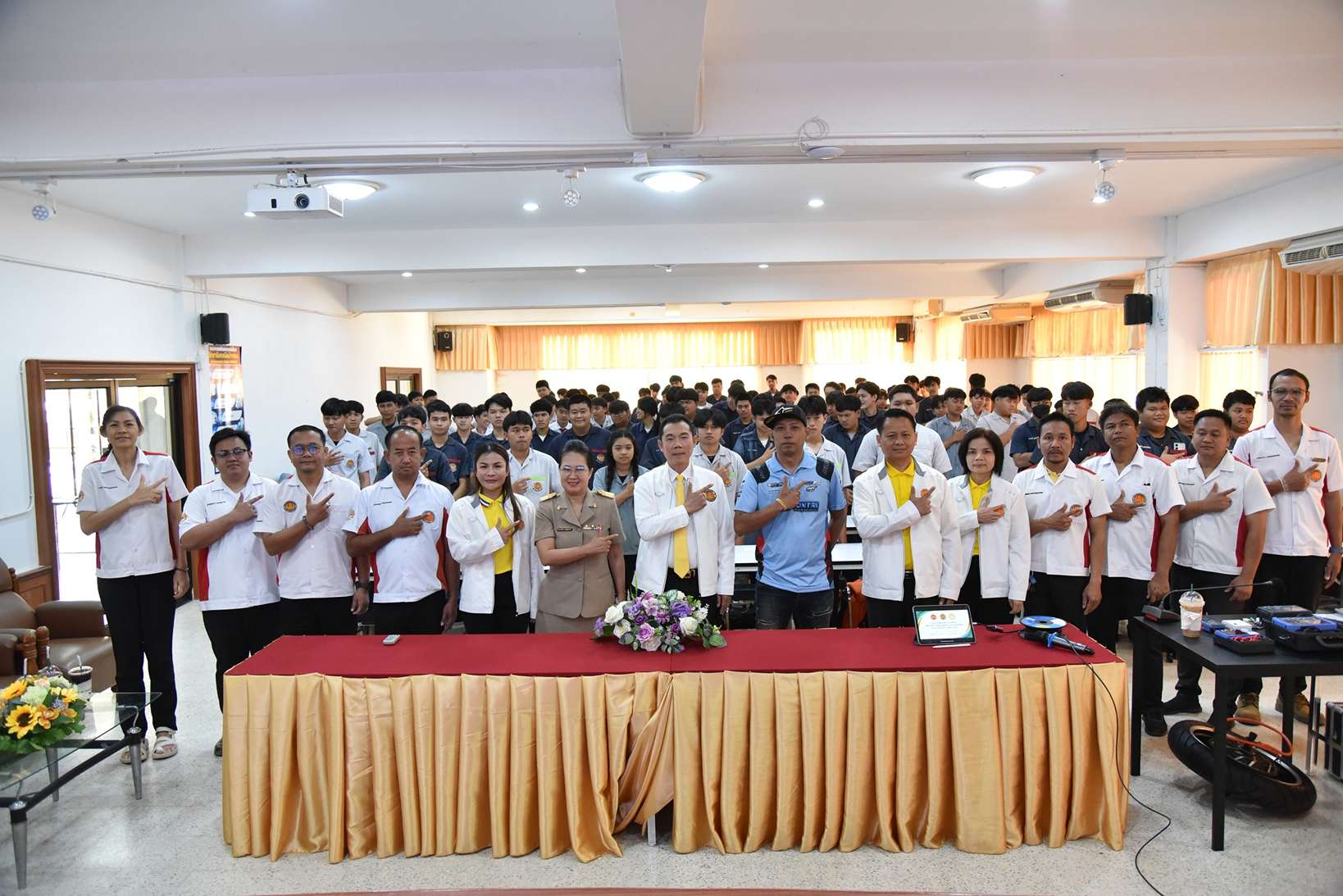 โครงการพัฒนาศักยภาพกำลังคน เพื่อรองรับรอบการพัฒนาอุตสาหกรรมยานยนต์ไฟฟ้า ของประเทศไทย